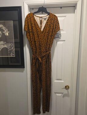 Women's Leapord Printed V-Neck Jumpsuit with Tie Waist